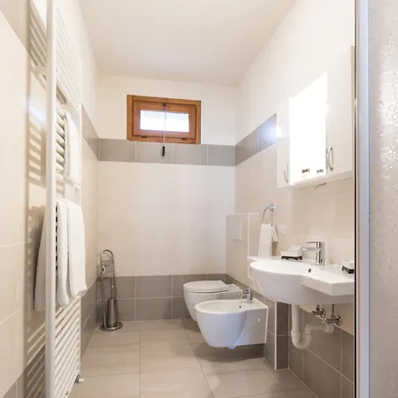 Giulia Garden And View לצנו